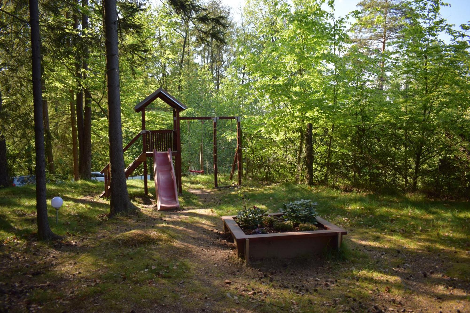 Treehouse U Rybnika Ξενοδοχείο Osecna Εξωτερικό φωτογραφία